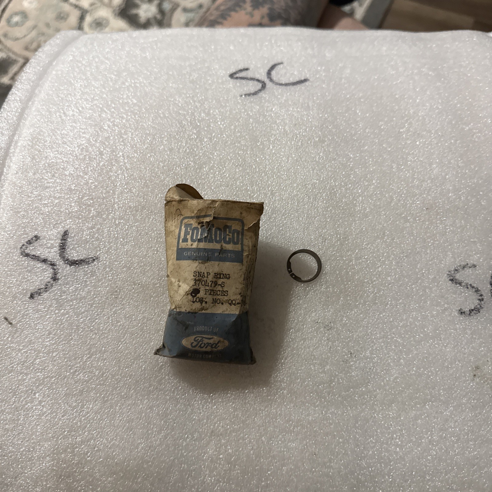 (1) Ford Snap Ring 370479-S Sold Individually