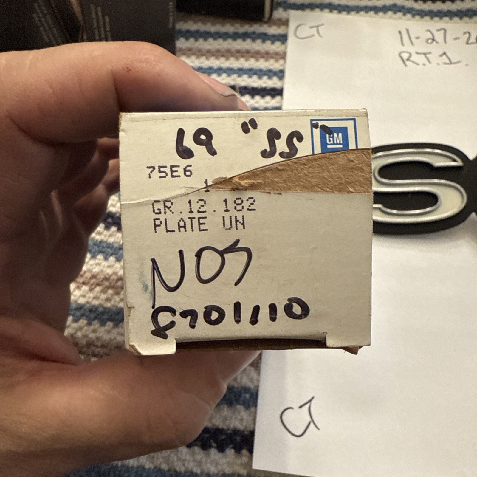 1969 Camaro SS Rear Panel Emblem Genuine Gm OEM NOS Brand NEW 8701110 - Image 3