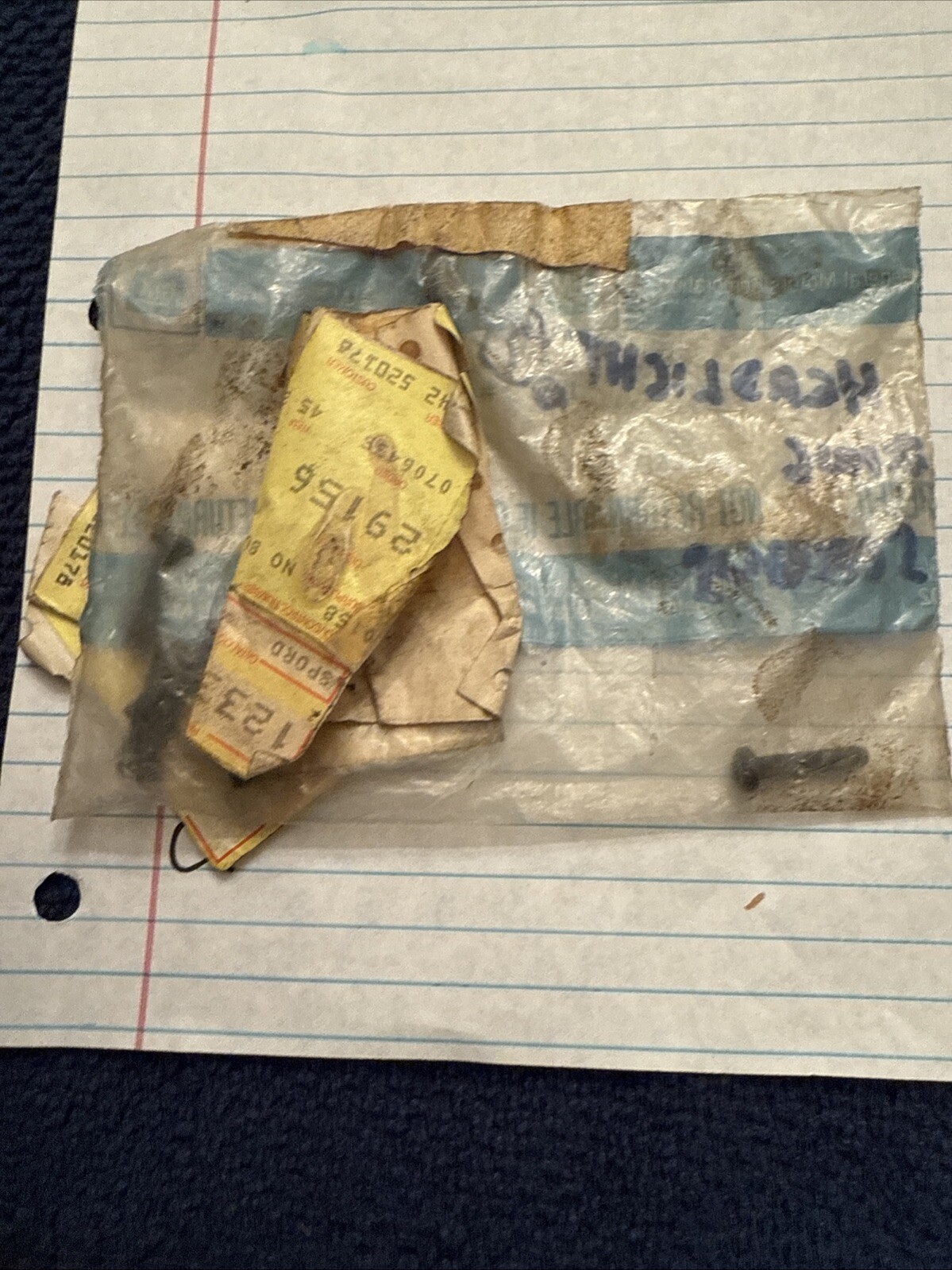 1990-1996 Corvette tail light lens screw set. 7 pcs Part # 12338116 NOS - Image 3