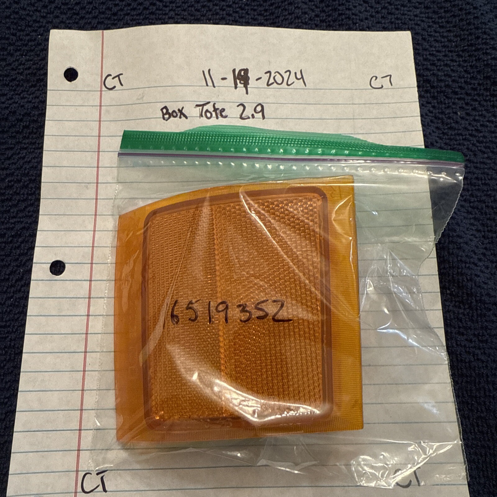 94-99 NOS GM Chevy Tahoe Right Passenger Side Marker Reflector 16519352 16519354 - Image 4