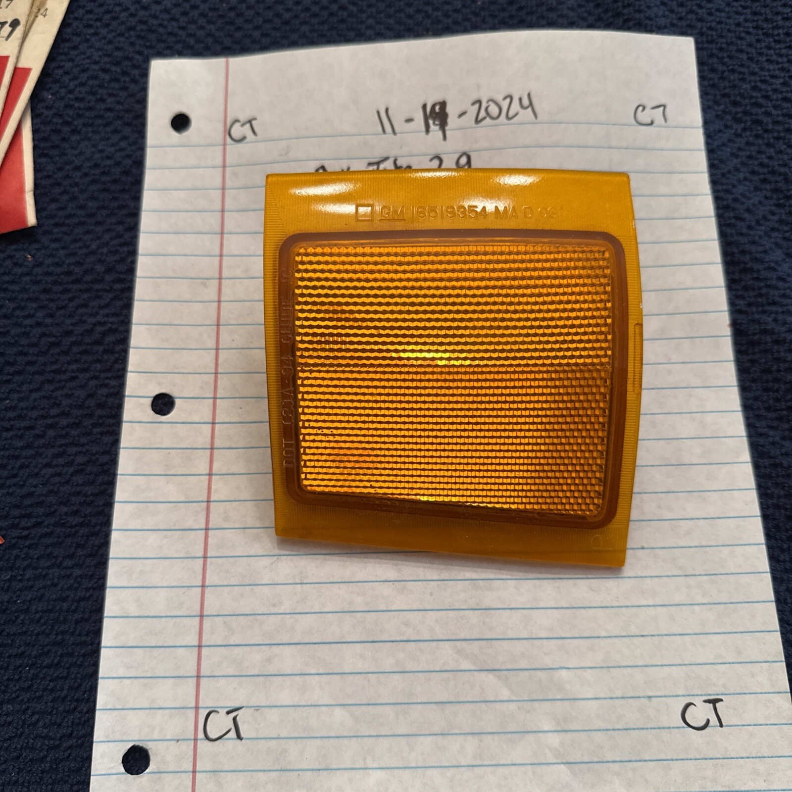 94-99 NOS GM Chevy Tahoe Right Passenger Side Marker Reflector 16519352 16519354