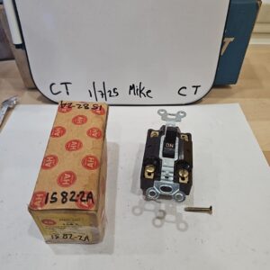 ARROW HART 1582-2A Tumbler Switch 10A 250V Bakelite Body * Vintage