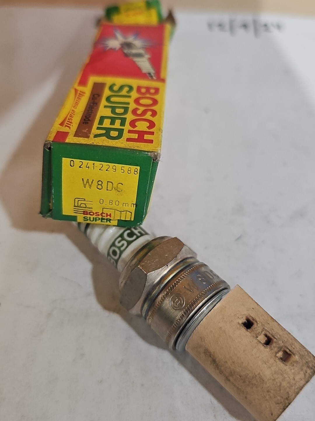 BOSCH Spark Plug Super W8DC Package of 1 - Image 3