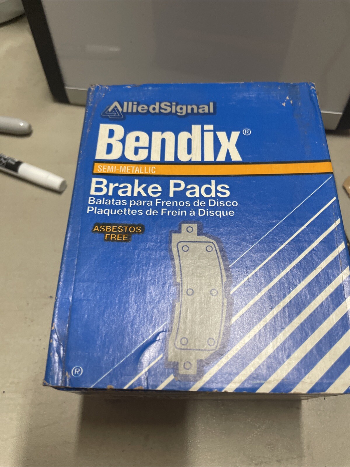 Bendix Brake Pad Set-Semi-Metallic Disc Brake Pad Bendix MKD377 - Image 3