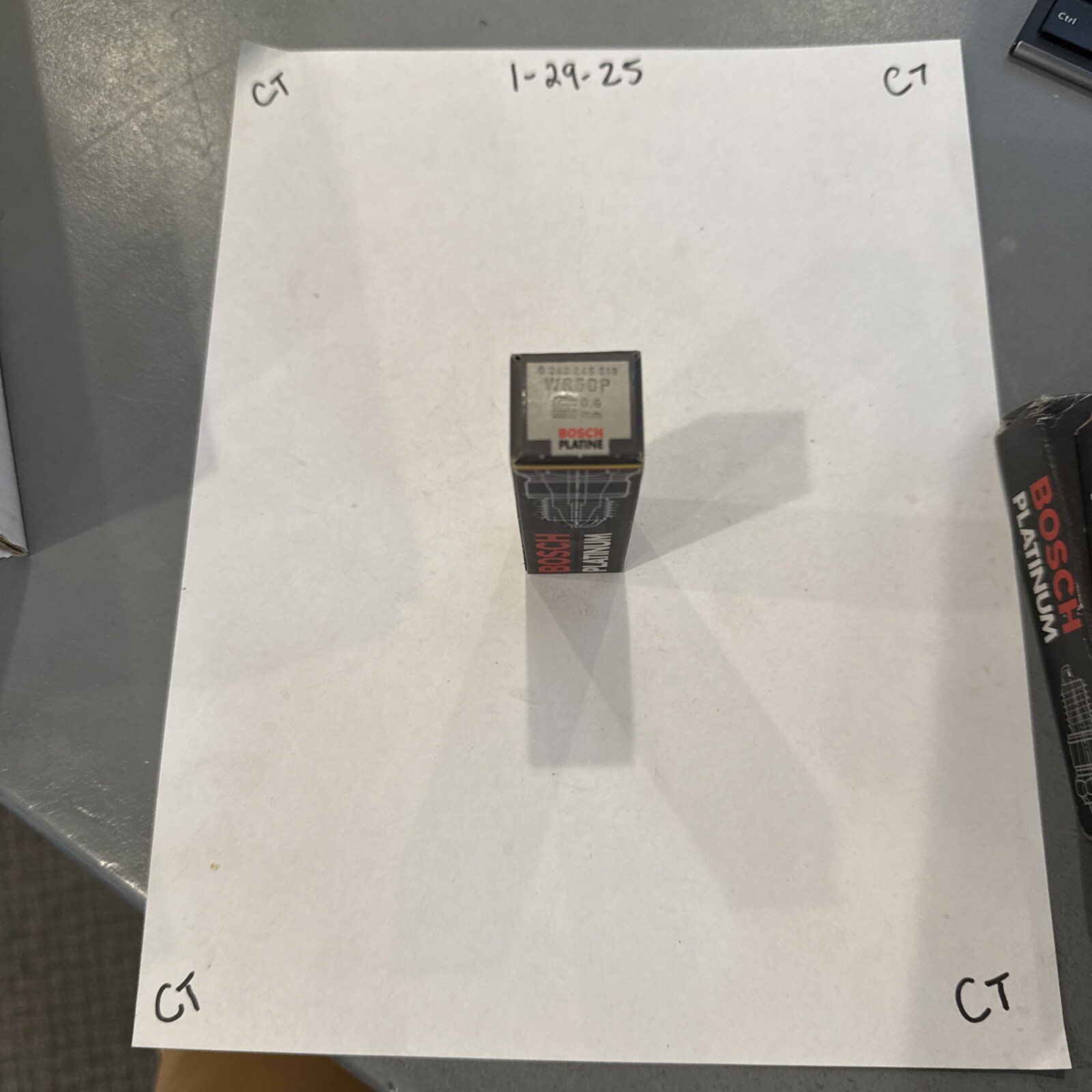 Bosch Platinum WR5DP Spark Plug - Image 3