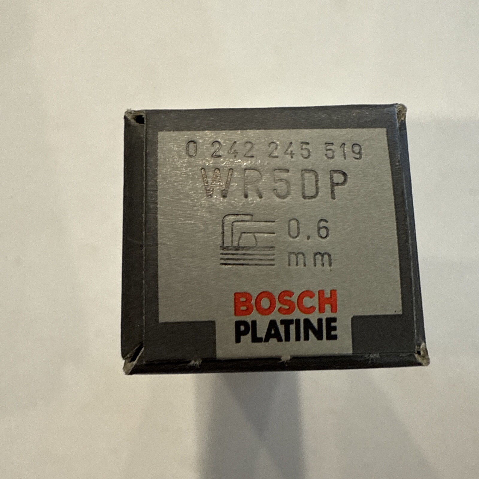 Bosch Platinum WR5DP Spark Plug - Image 4