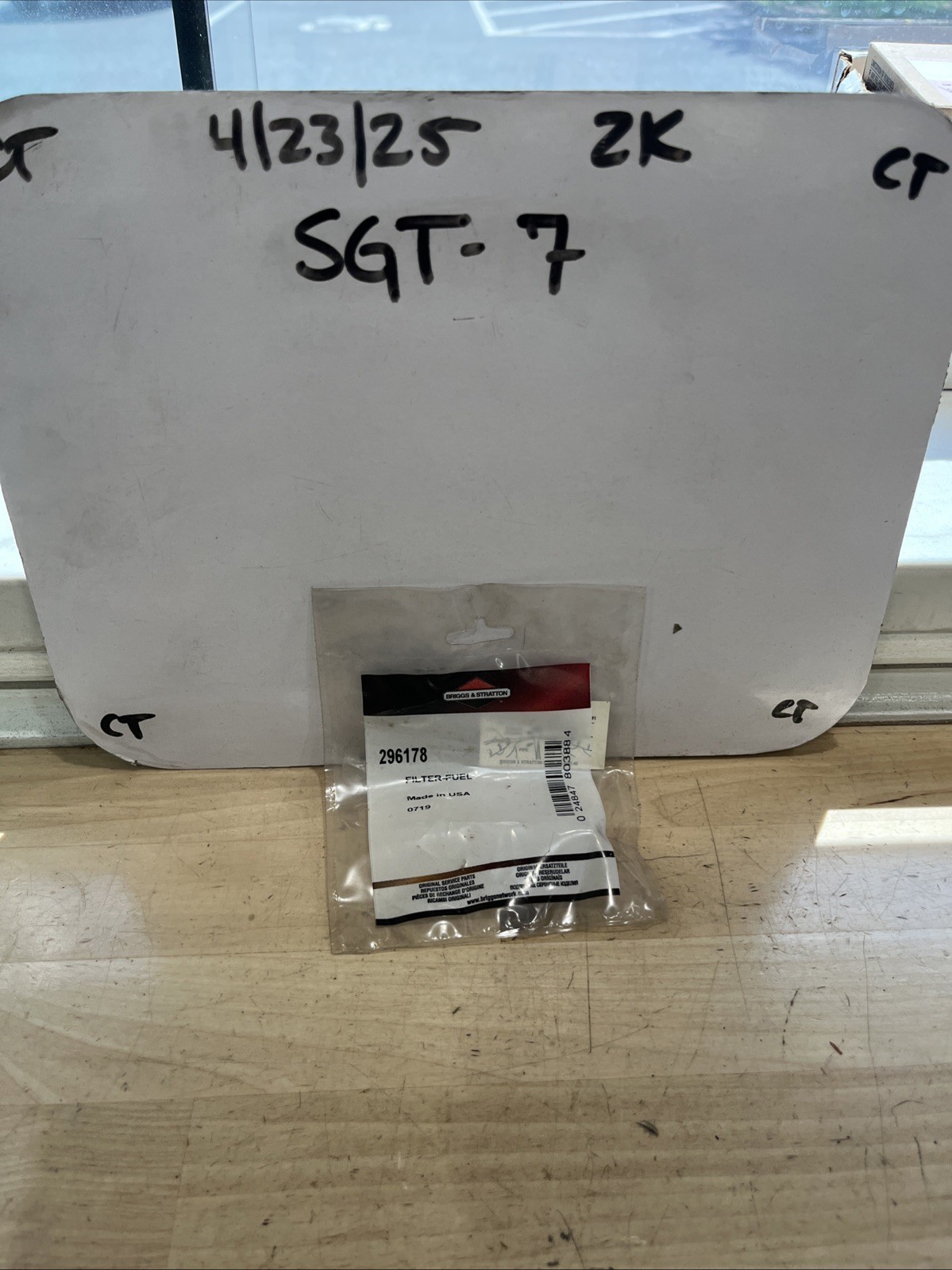 Briggs & Stratton 296178 Fuel Filter Housing Screen OEM NOS 1 Qty