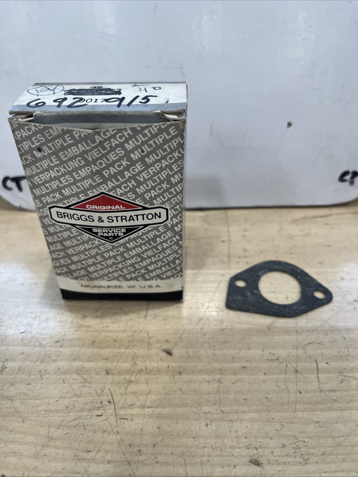 Briggs & Stratton 692915 Gasket-Intake (Sold Individually) No Box - Image 3