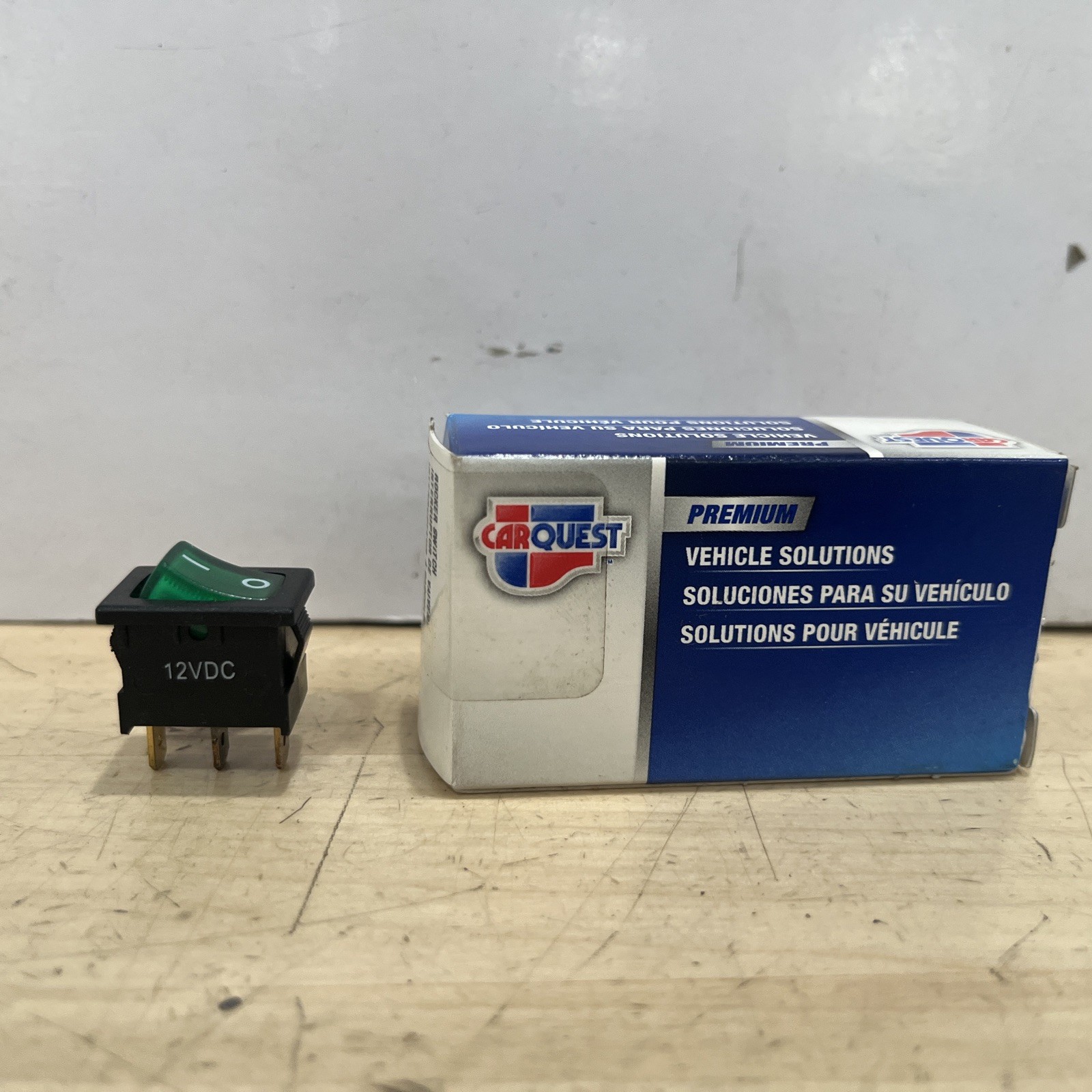 Carquest URA1038 Rocker Switch - Image 3