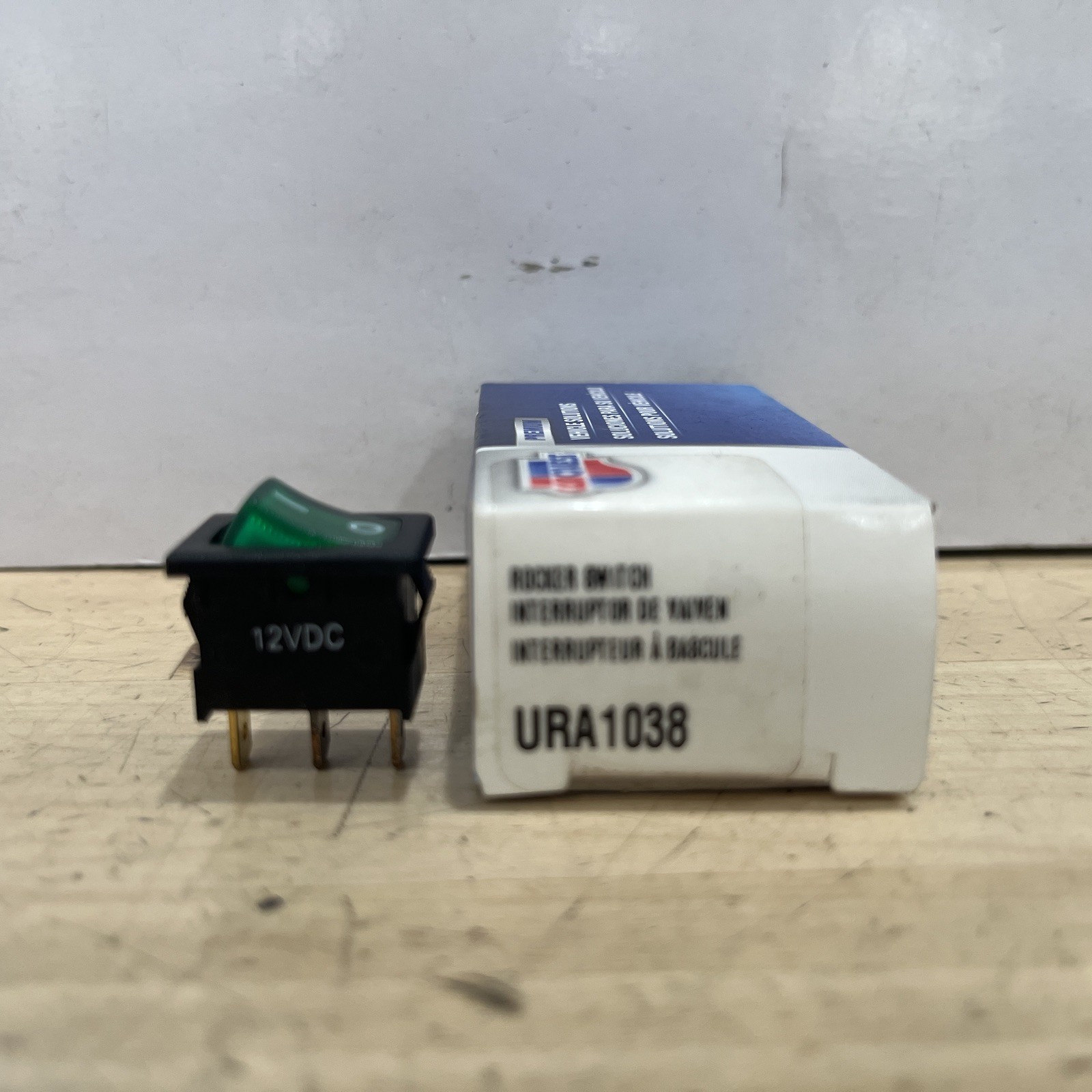 Carquest URA1038 Rocker Switch - Image 4