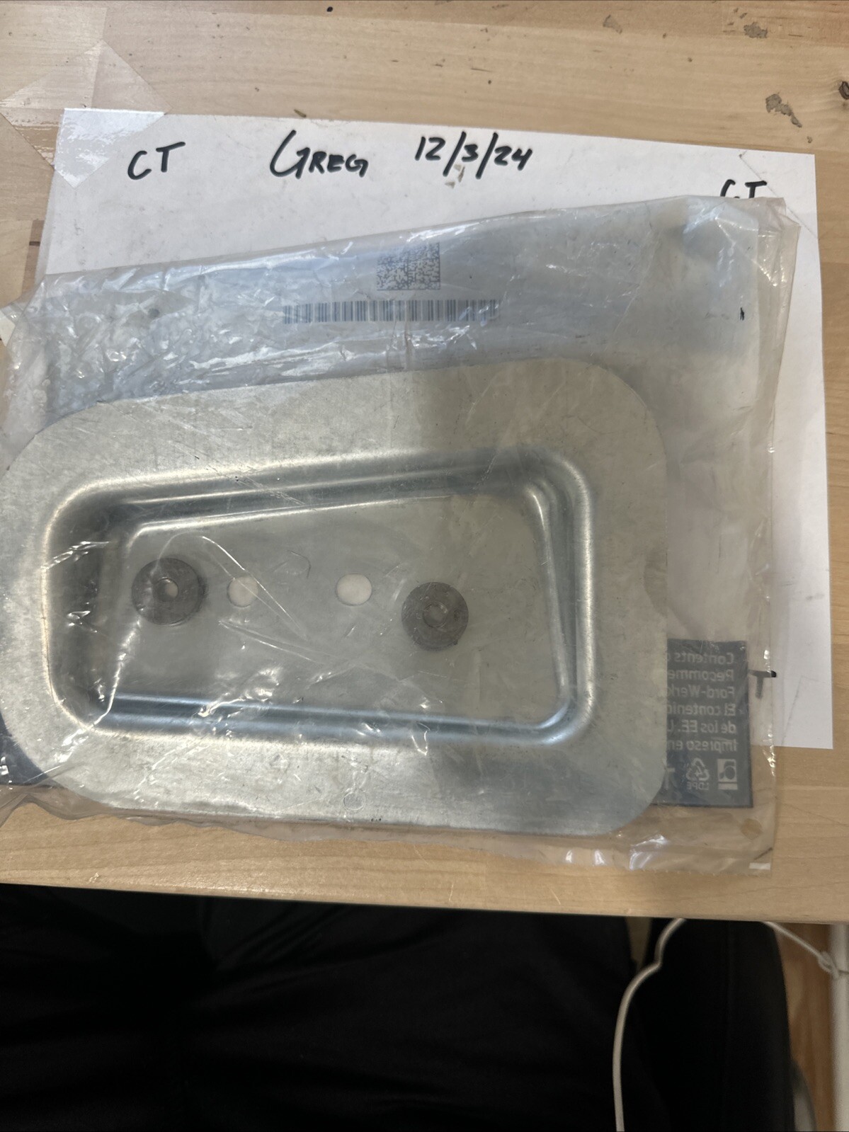 Genuine Ford Bumper Bracket 5G1Z*17A751*AA - Image 3