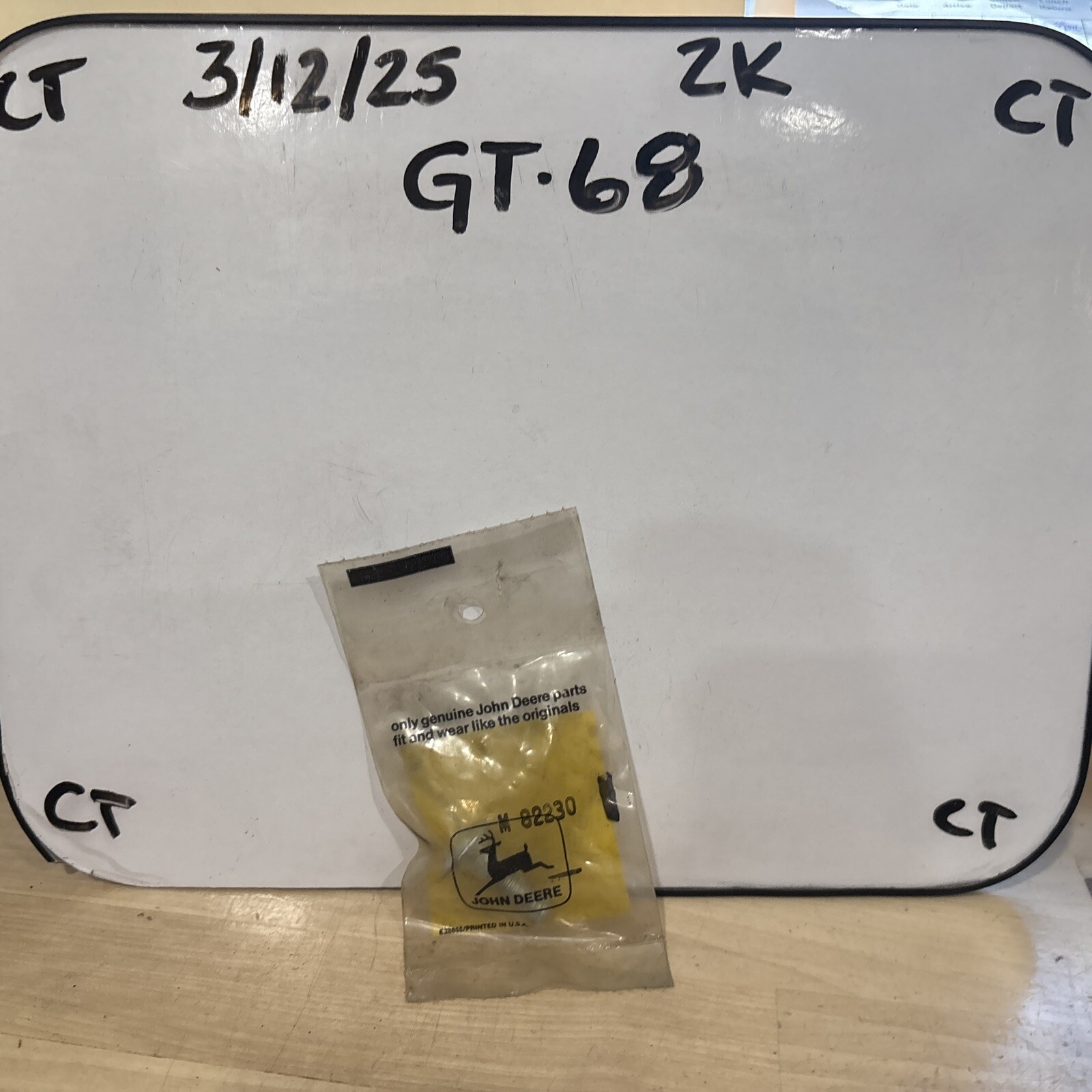 John Deere Bolt M82230