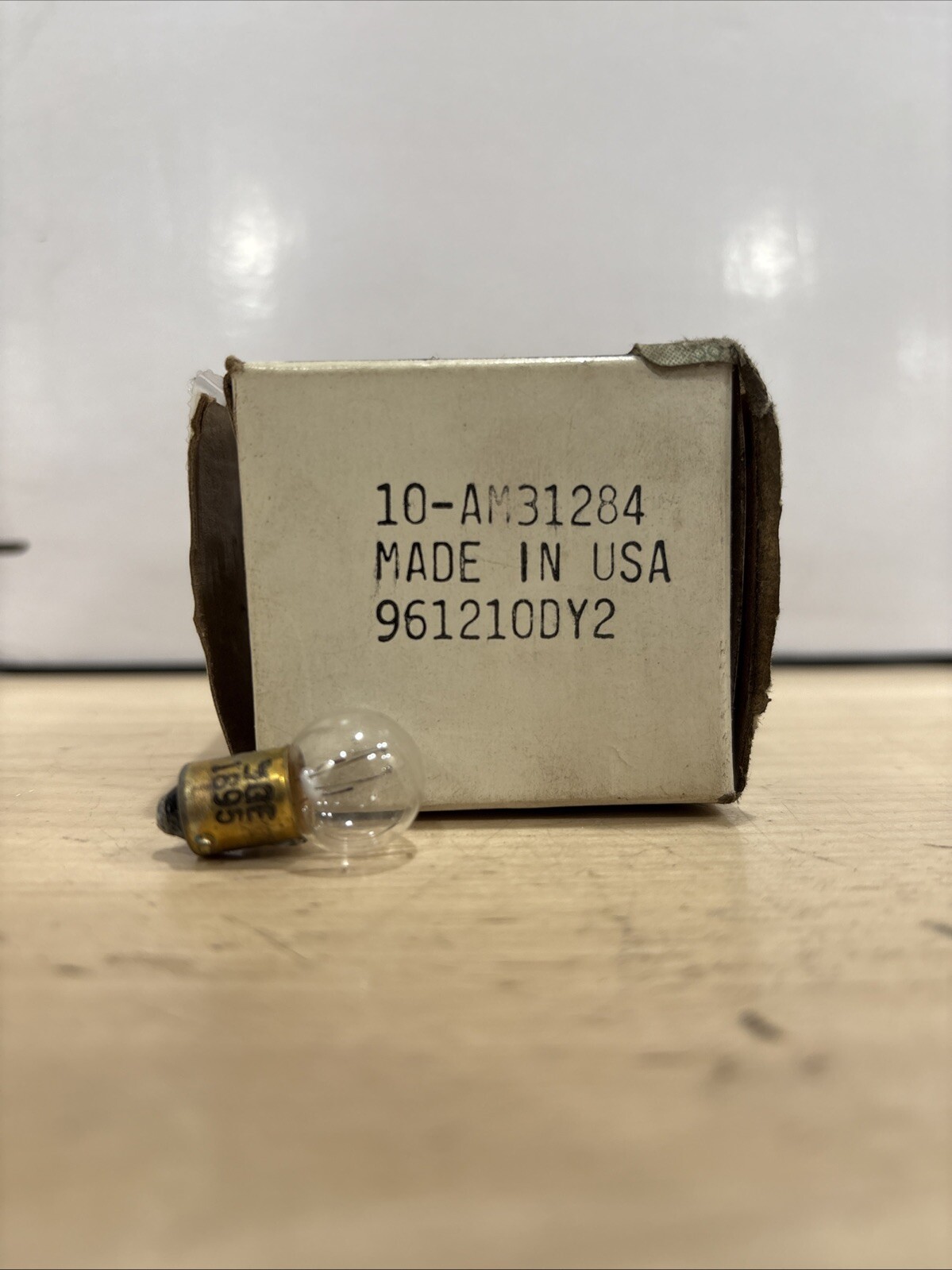 John Deere Original Equipment Bulb #AM31284 (Sold Single) - Image 4