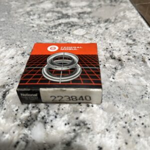 Manual Transmission Output Shaft Seal-Oil Seal National 223840