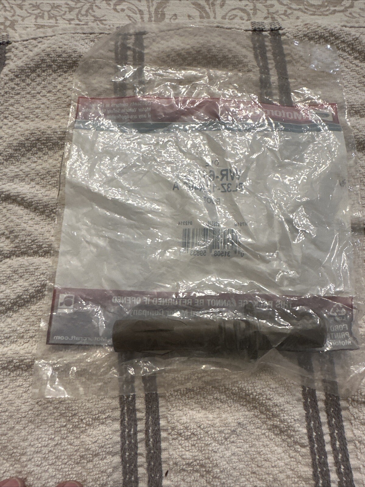 Motorcraft Spark Plug Wire Set WR-6133, 8L3Z-12A402-A - Image 3