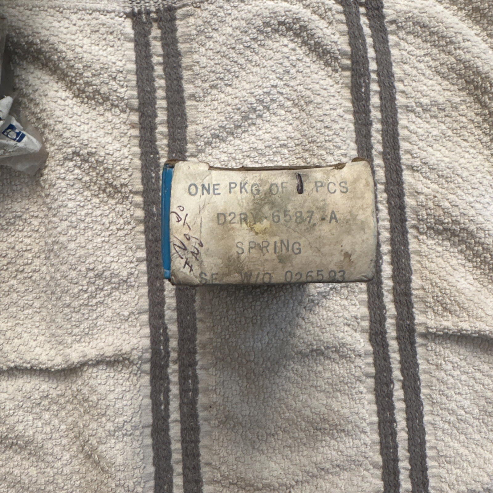 NEW - OEM Ford D2RY-6587-A Rocker Arm Shaft Spring 1974-1980 2.8L