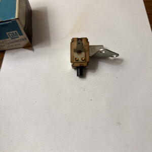 NOS 1979- 1983 BUICK CHEVY PONTIAC OLDS A/C Compressor Cutoff Switch 10017199