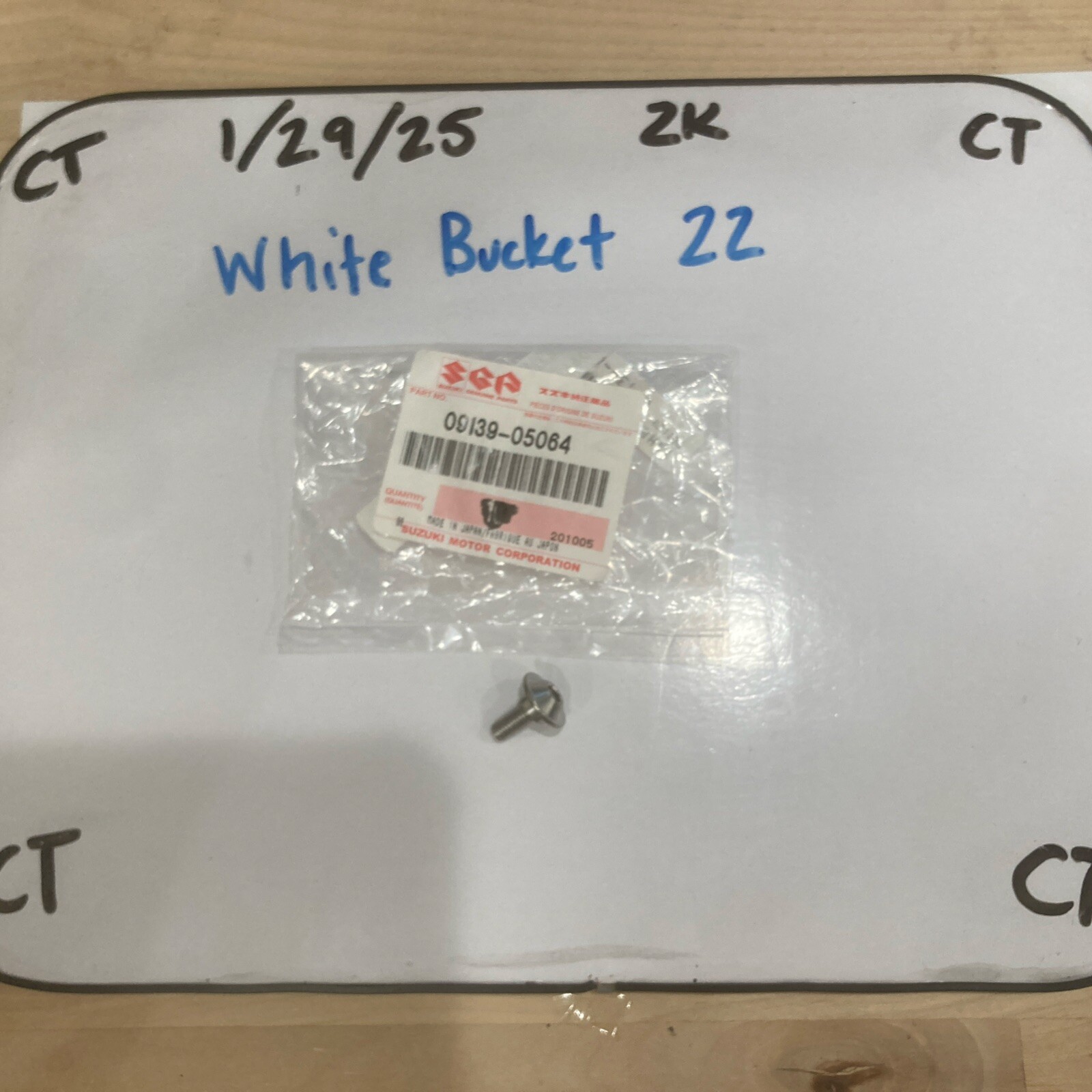 NOS Suzuki OEM Cowling Screw GSXR750 GSXR1000 VSTROM SV650 09139-05064