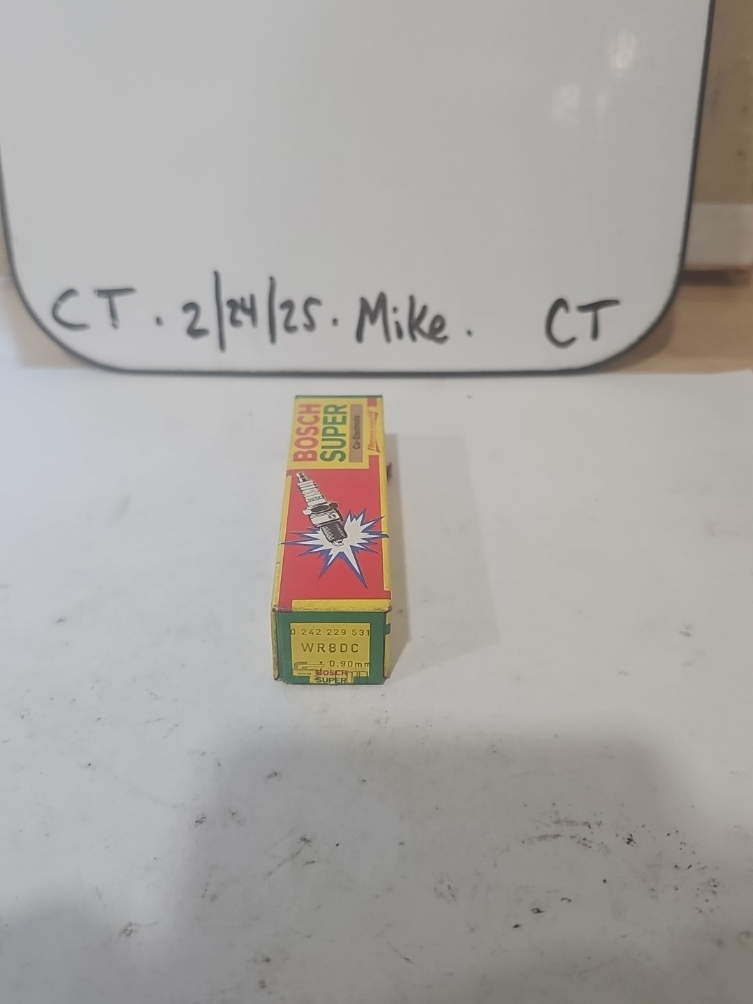 New Bosch Spark Plug 7905 WR8DC New In Box