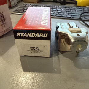 Standard Motor Products Headlight Switch. Part DS223 DS-223