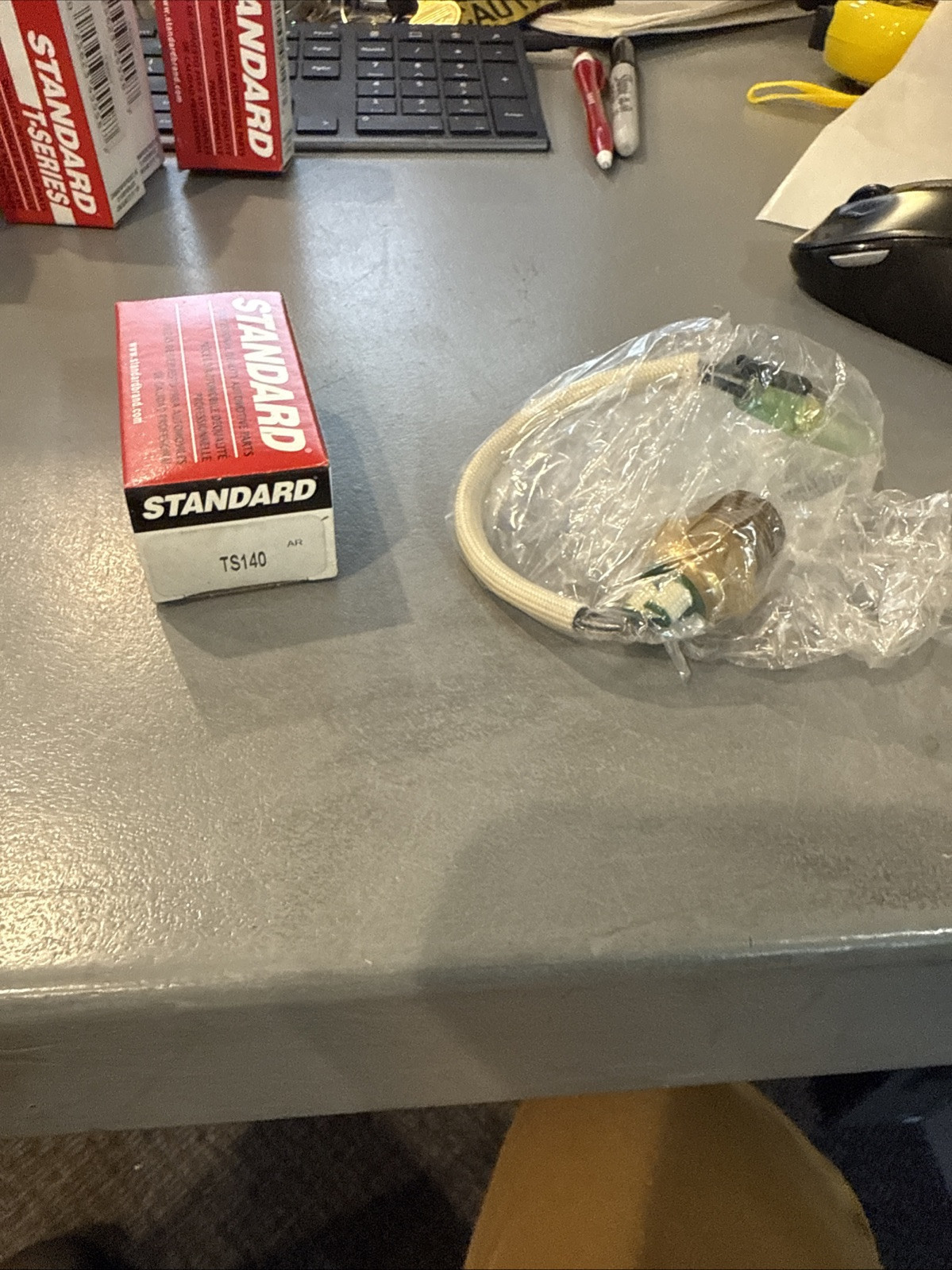 Standard Motor Products TS-140 HVAC Temperature Control Switch Sender Sensor