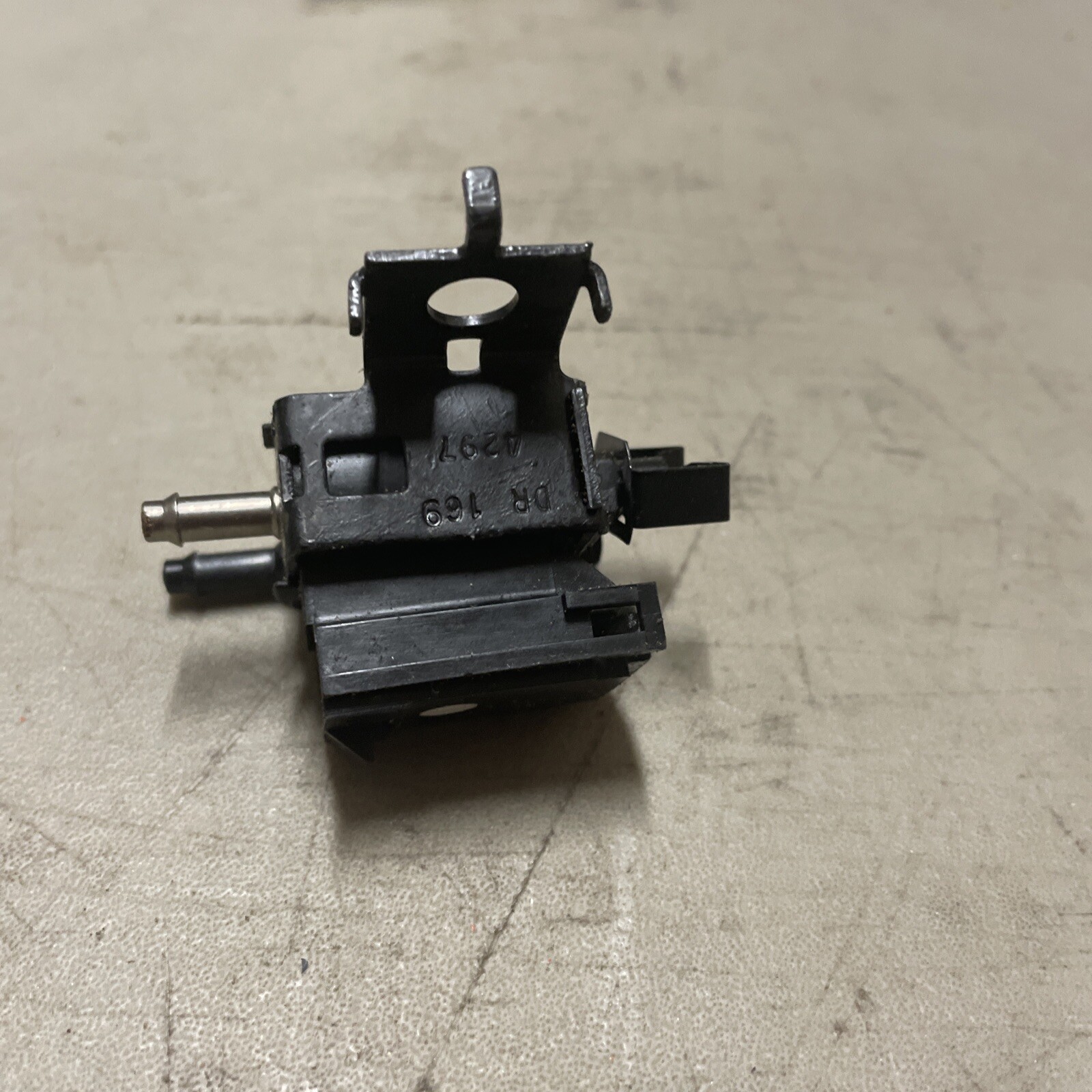 Standard Motor Products VS8 EGR Valve Control Solenoid - Image 5