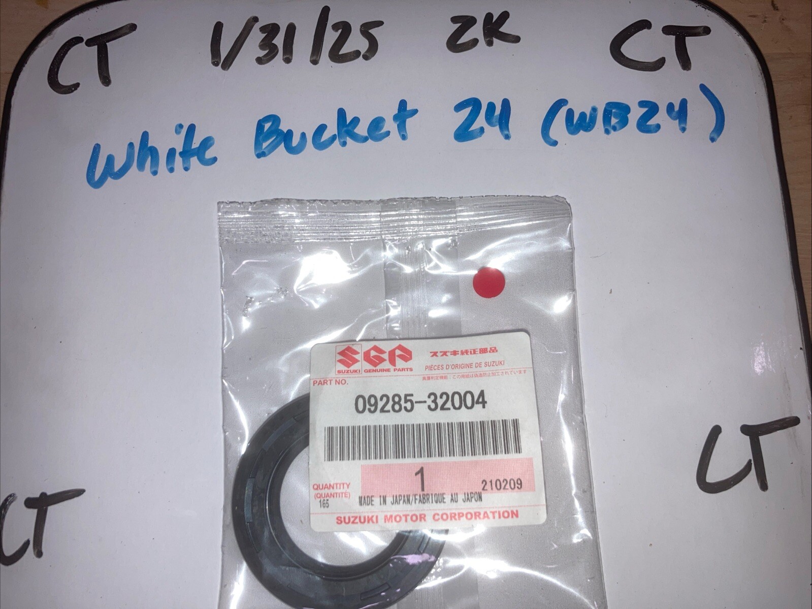 Suzuki OEM 09285-32004 Oil Seal