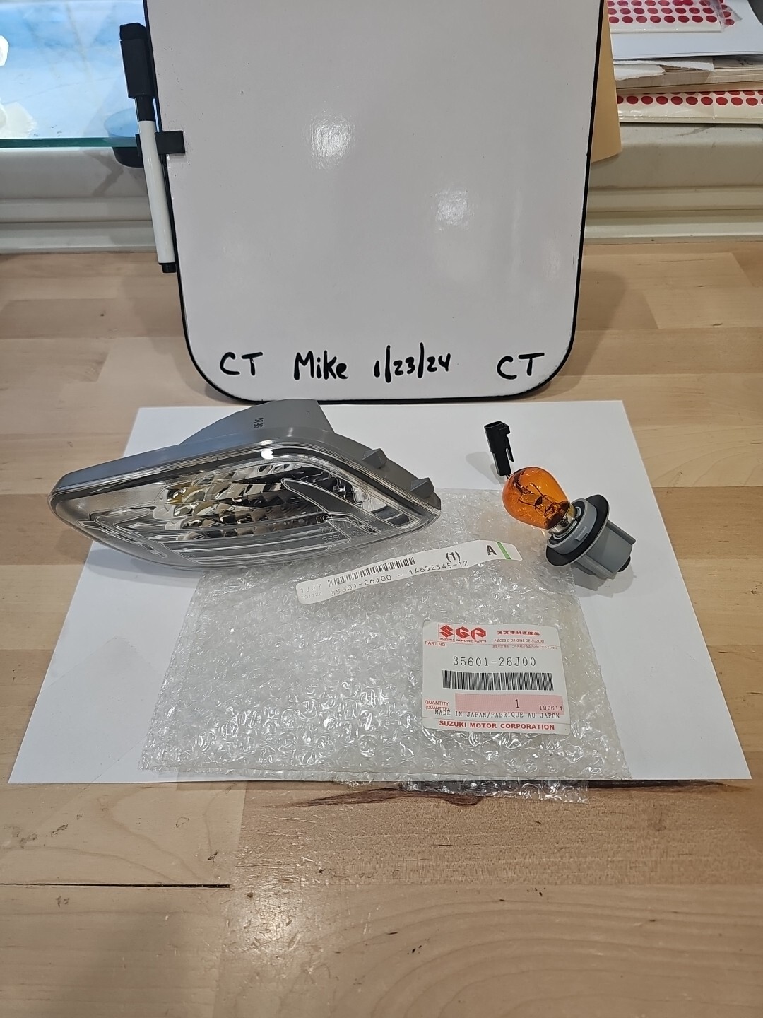 Suzuki OEM Part 35601-26J00 LAMP ASSY, FRONT TURNSIGNAL RH