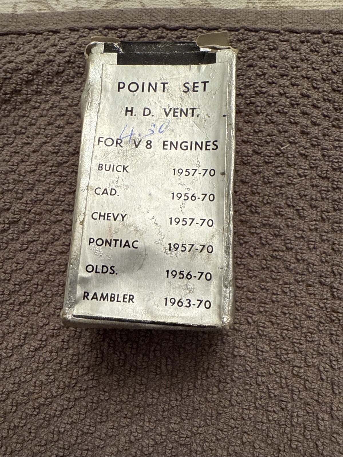 1957-1974 Chevrolet 8 Cyl. NOS Point Set #D106P GM# 1931988 - Image 3