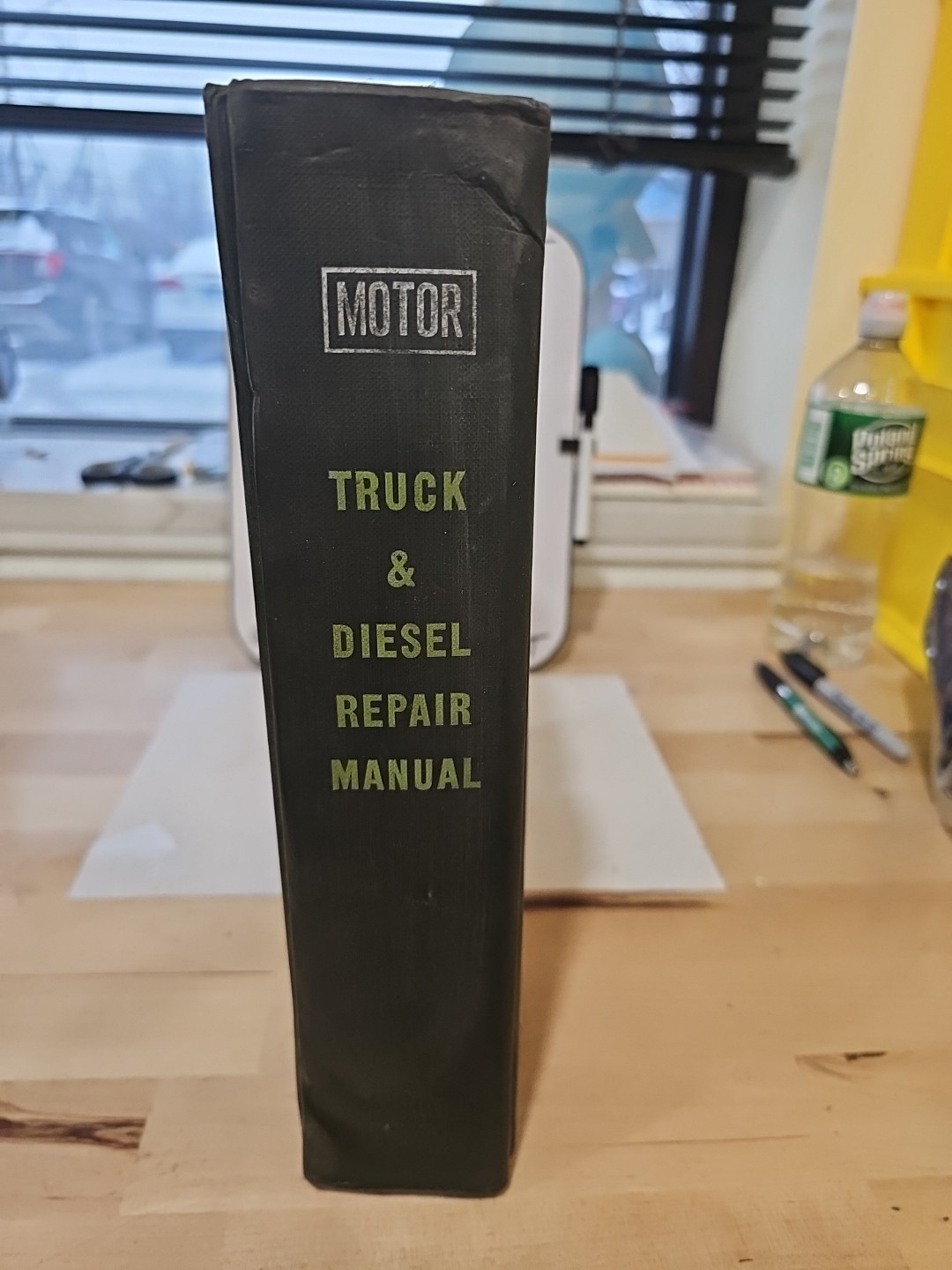 1977 30TH EDITION MOTOR TRUCK AND DIESEL REPAIR MANUAL SERVICE TRADE EDITION - Image 4
