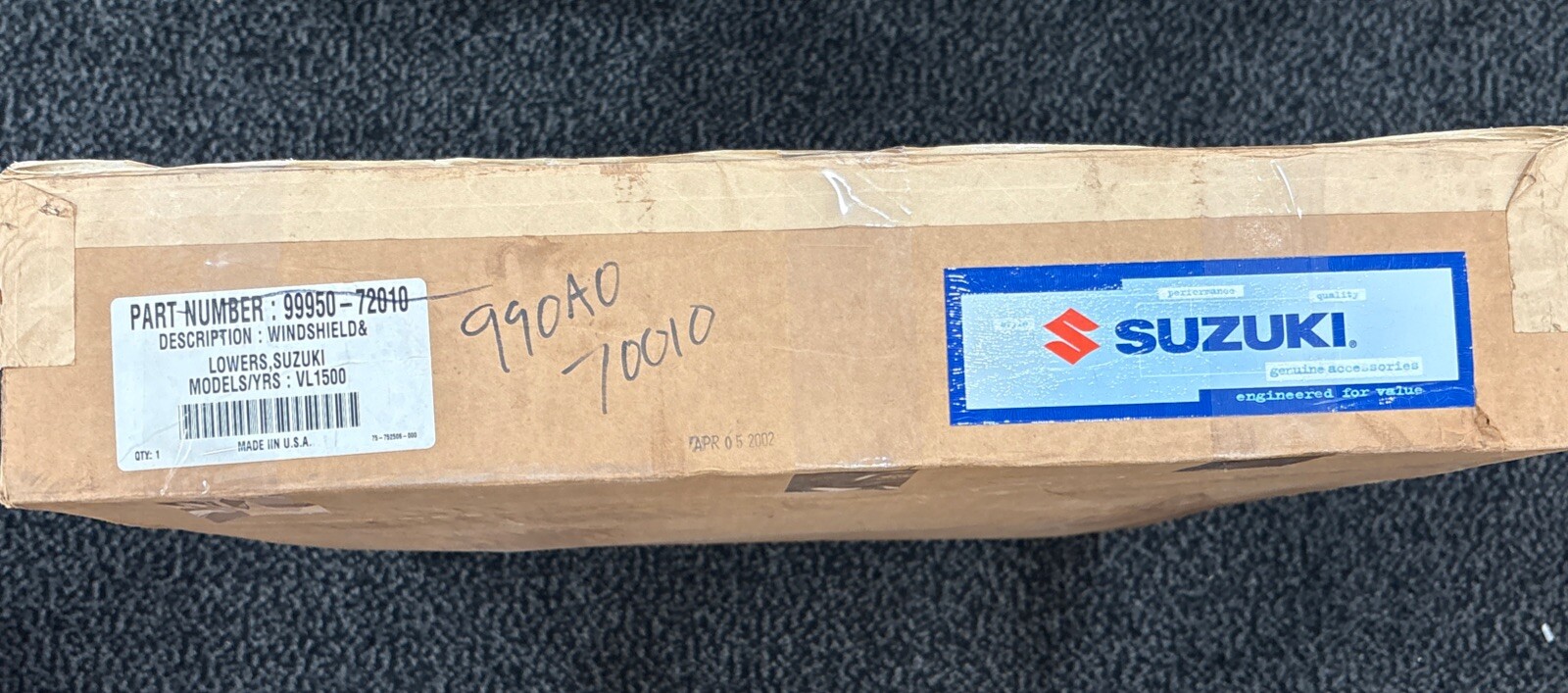 2005-2010 Suzuki VL 1500 C90 OEM Windshield Kit 99950-72010 (001) (Kit-SZ5) - Image 7