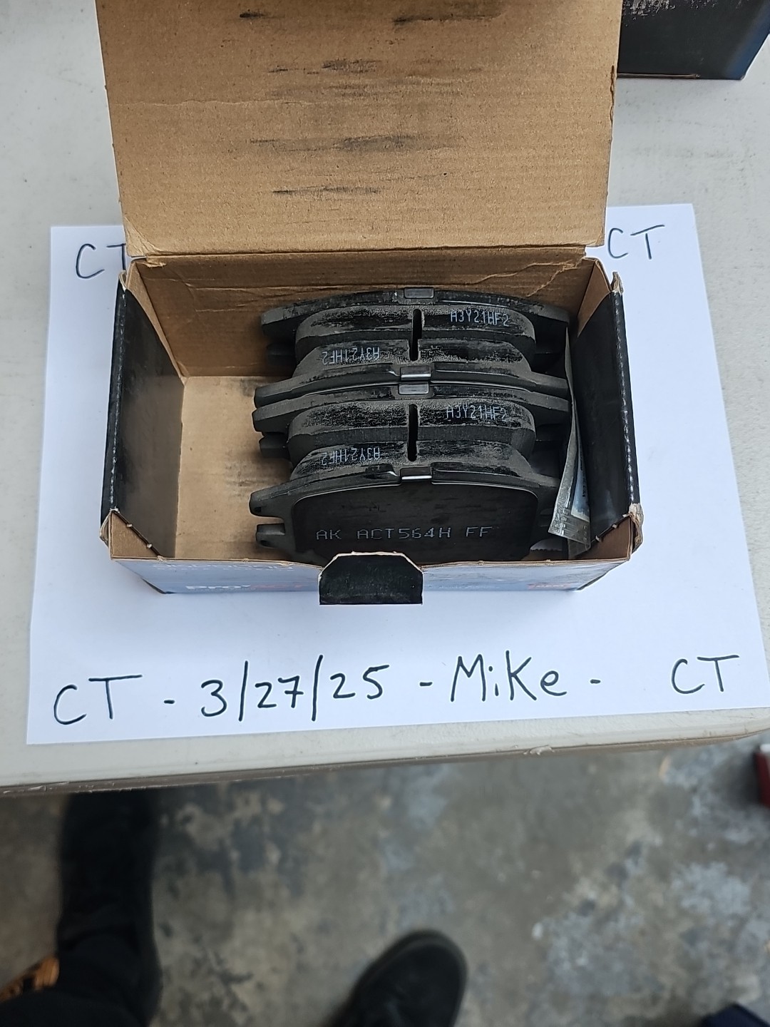 Akebono ACT930 Akebono ProACT Ultra Premium Ceramic Disc Brake Pad Kit - Image 3