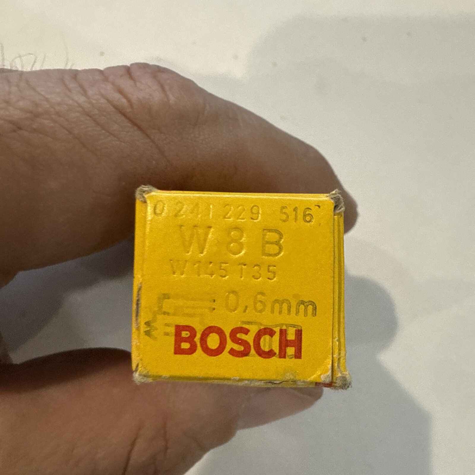 BOSCH Spark Plug W145T35 W8B 2-pieces - Image 3