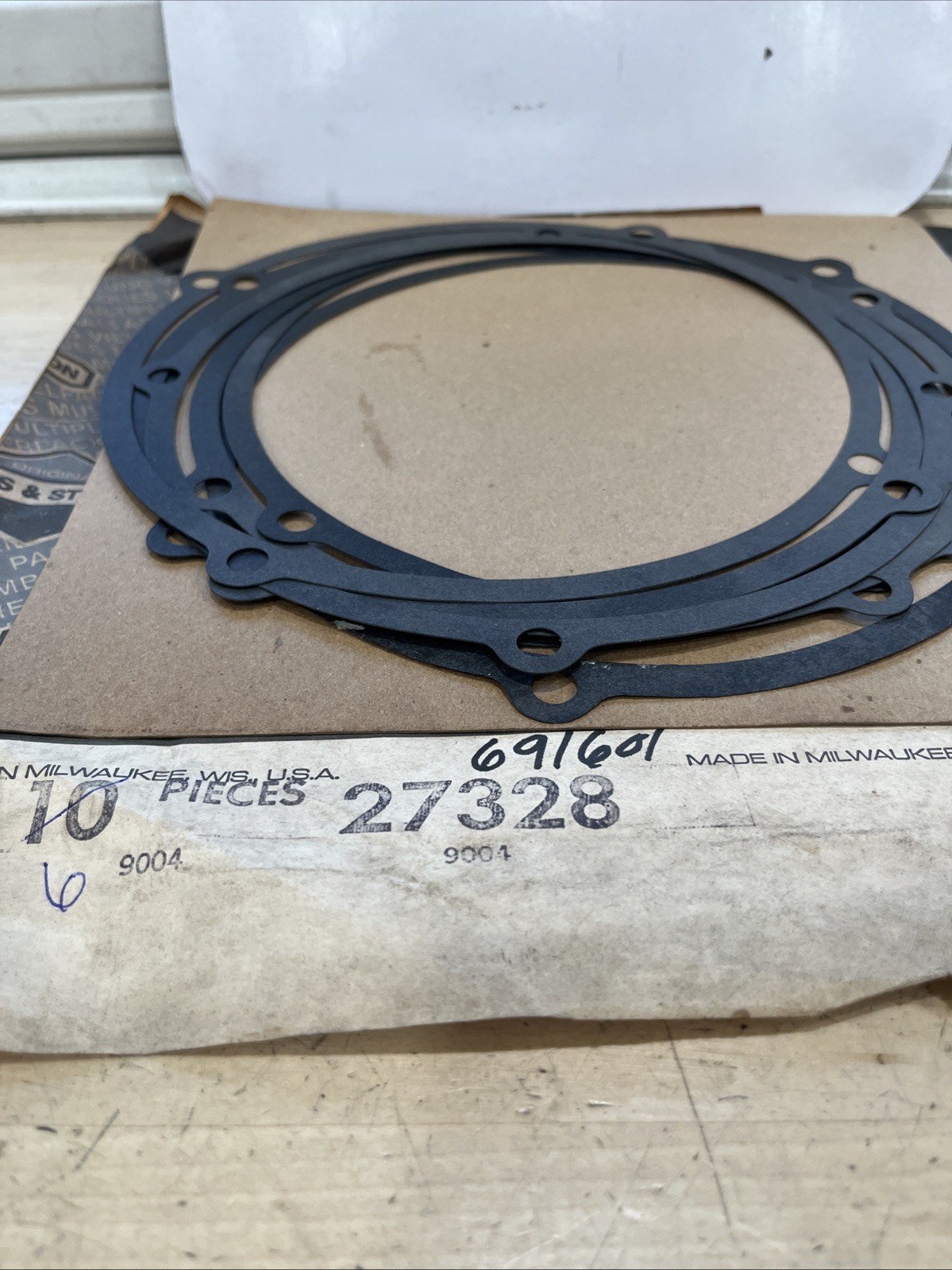 Briggs & Stratton “NOS” GASKET-GEAR COVER/HOUSING OEM: 27328 (7 Pk) - Image 3