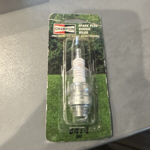 CHAMPION 841 J8C Spark Plug (J8)