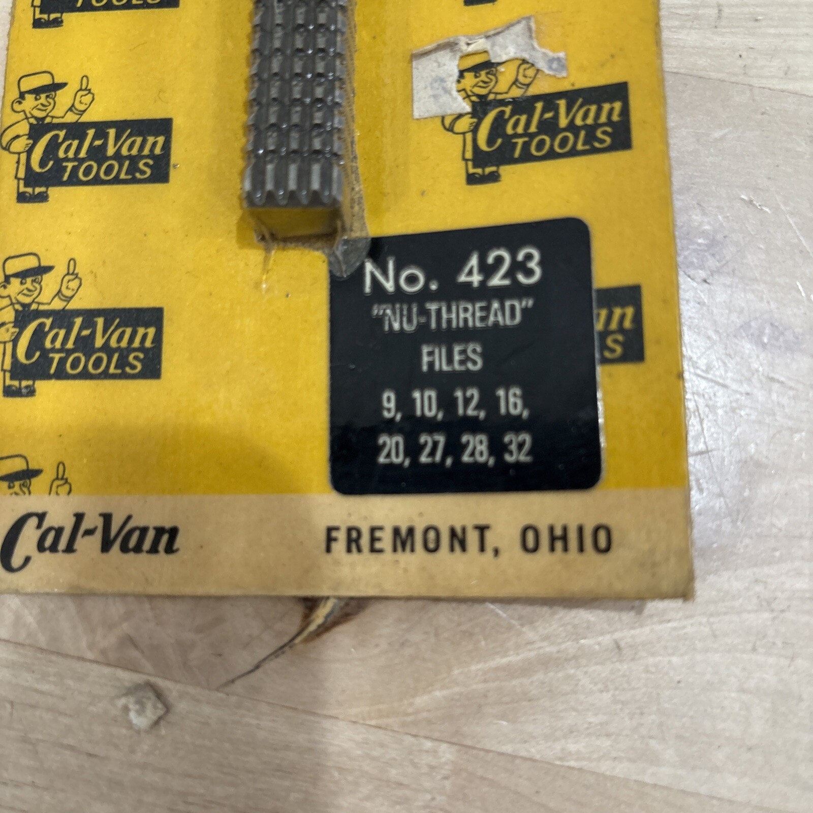 Cal-Van No.423 “Nu-Thread” File - Image 3