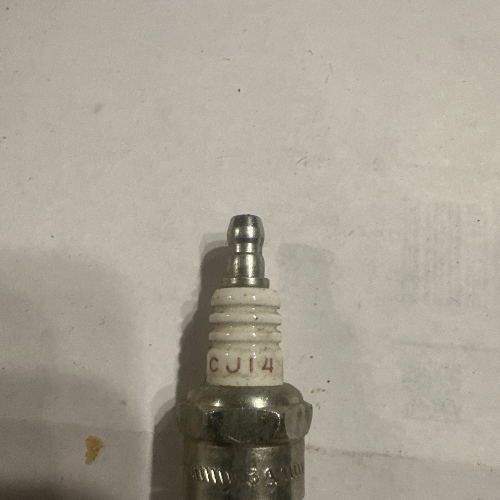 Champion 846ECO ECO Clean Copper Spark Plug Fits CJ14 BMR4A 5846 - Image 3