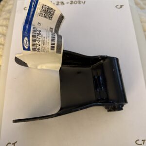 Ford E6TZ-5776-B Shackle Assembly