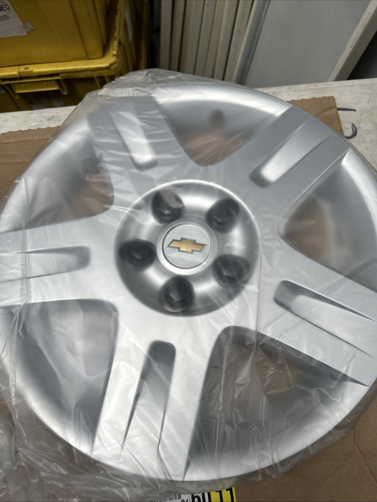 GM Chevrolet Malibu Hub Cap 9595819 - Image 4