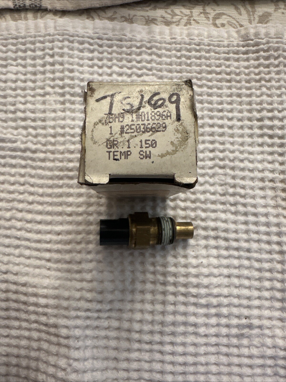 GM OEM 25036629 Switch, Temperature W/Gauge/Engine Coolant Temperature Sender!!!