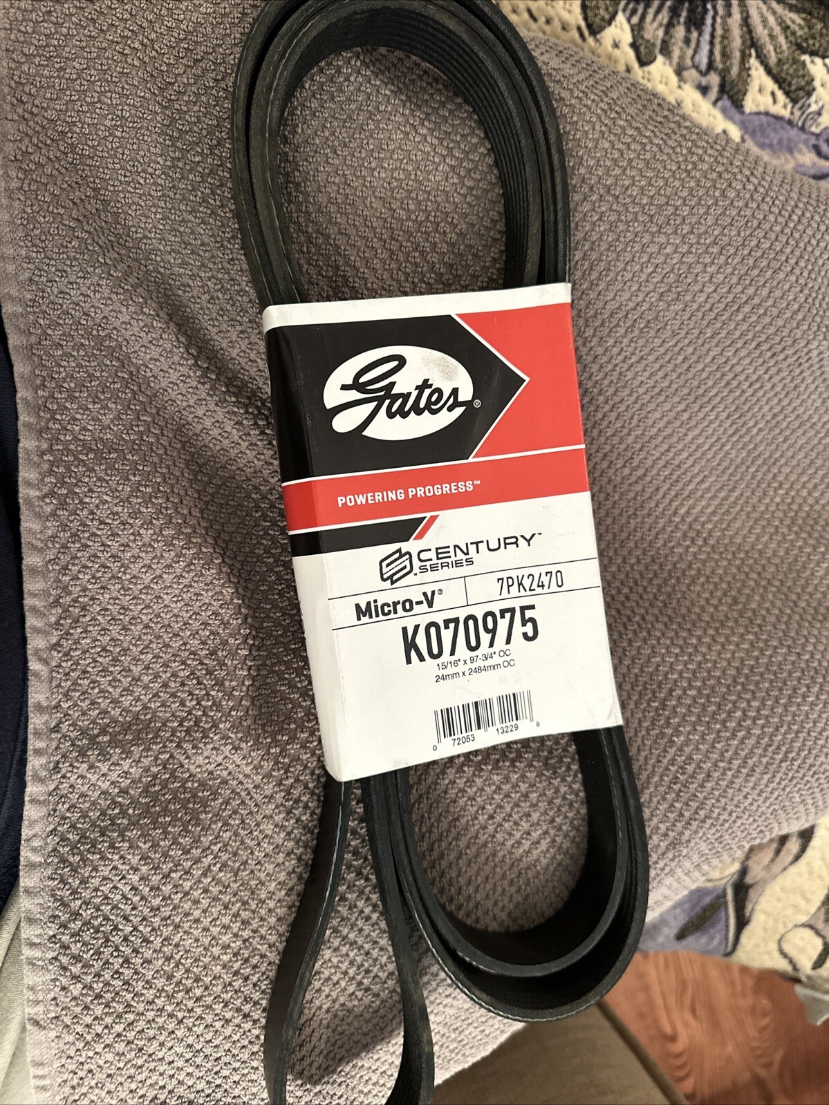 Gates K070975 Micro-V Serpentine Drive Belt For Select 92-03 Dodge Models