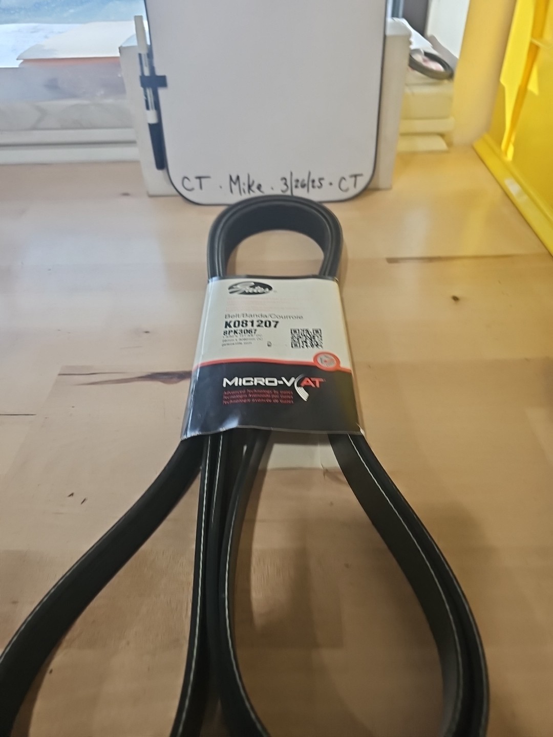 Gates K081207 Micro-V Serpentine Drive Belt For Select 01-03 Ford Models