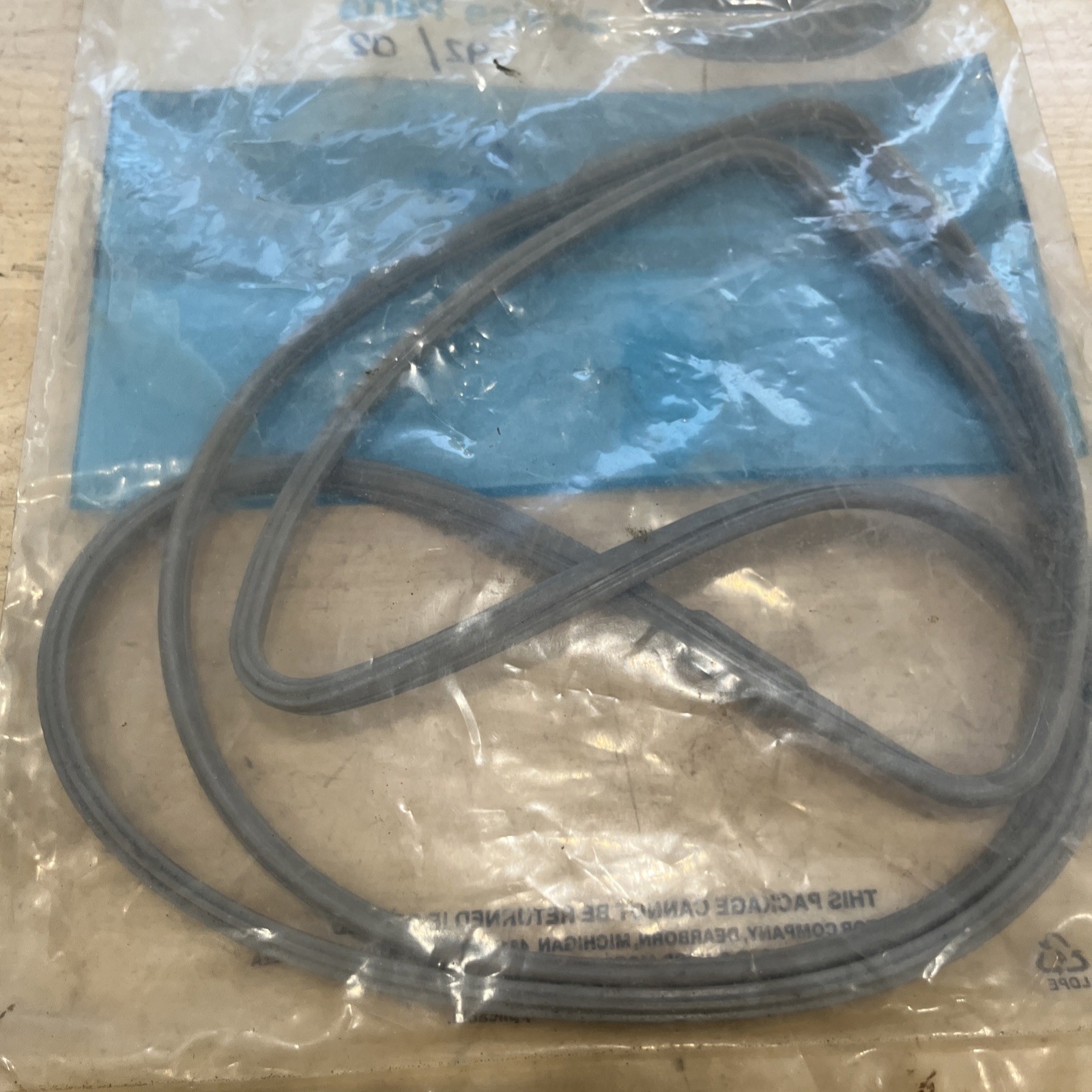 Genuine Ford F6AZ-6584-BA OEM Gasket - Valve Rocker Arm Cover - Image 5