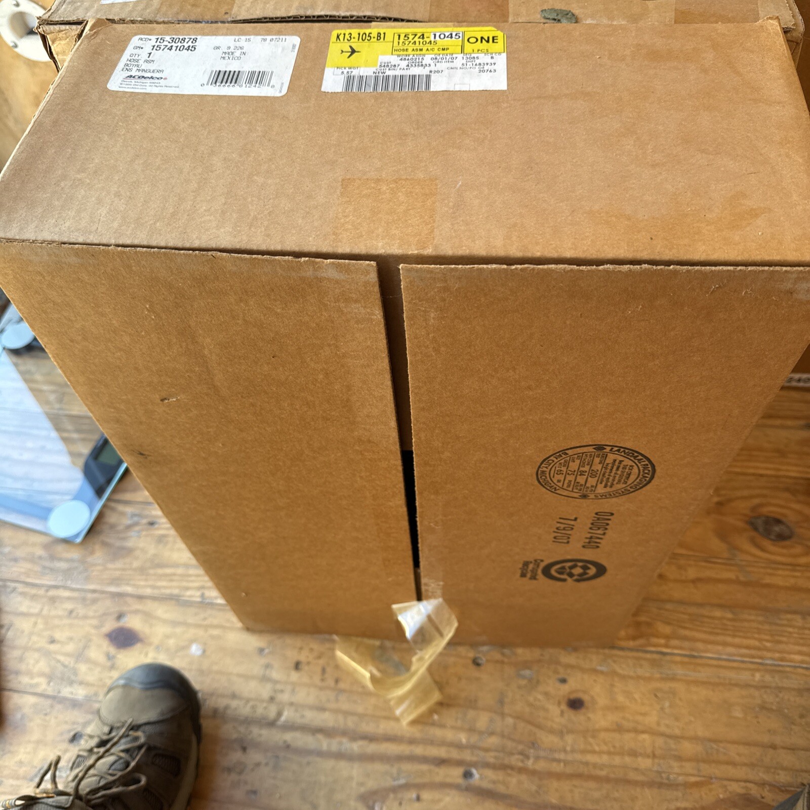 Genuine GM Hose A/C Cmpr & Cndsr 15741045 - Image 4