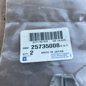 Genuine GM OEM NOS 25735008 Passenger Seat Belt Retainer Clip