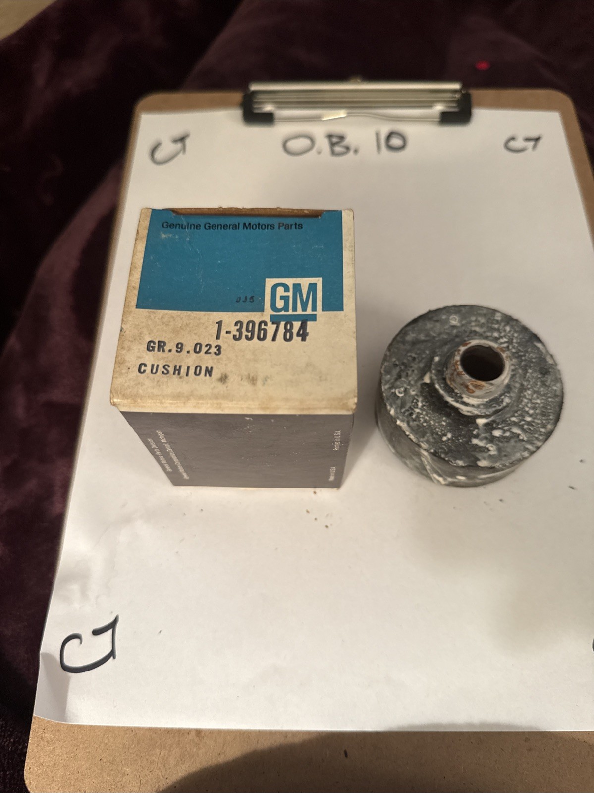 Genuine Gm Car Body Cushion 396784 Nos OEM. - Image 3