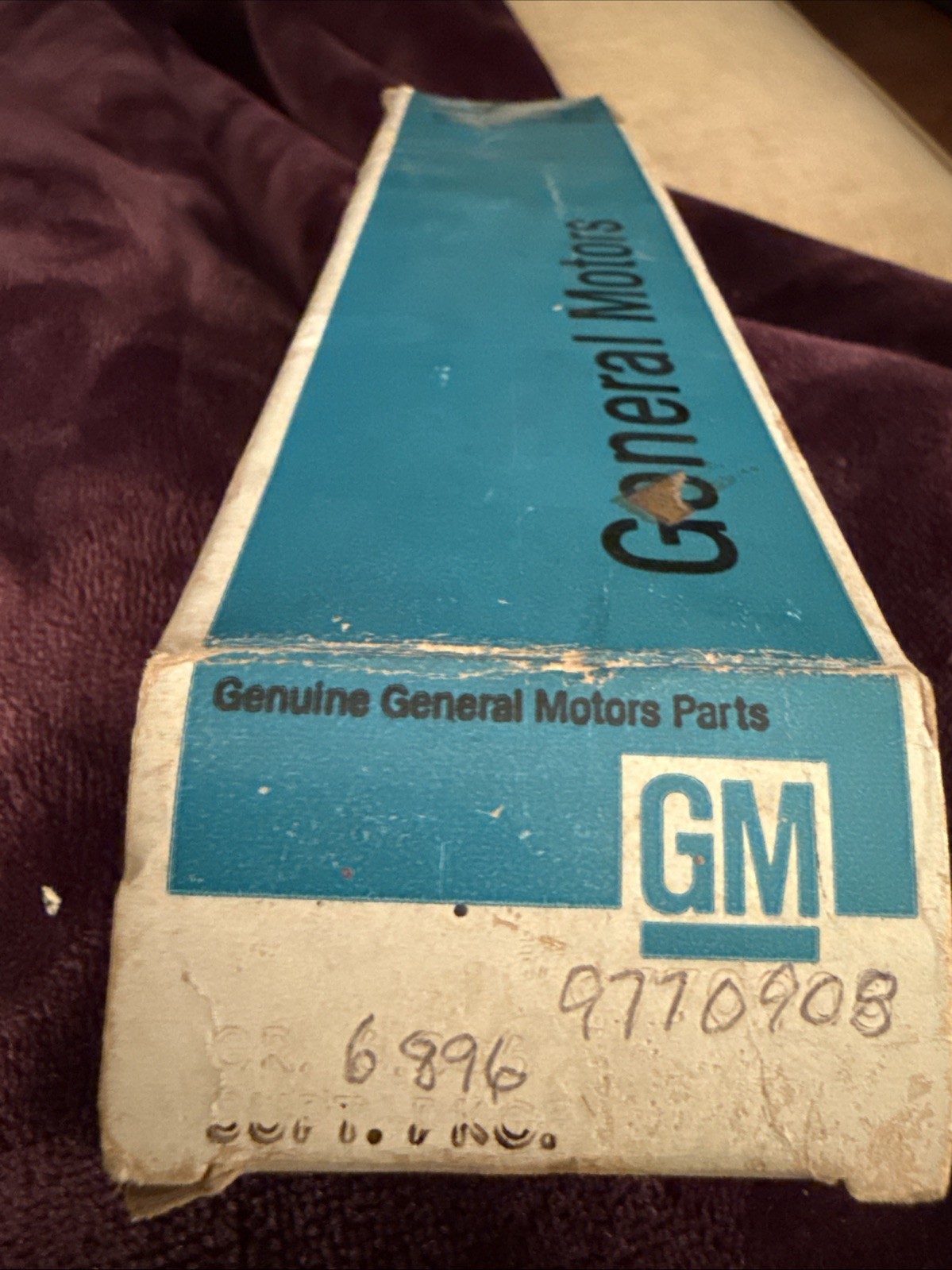 Genuine Gm Idler Arm 9770908 NOS OEM. - Image 3