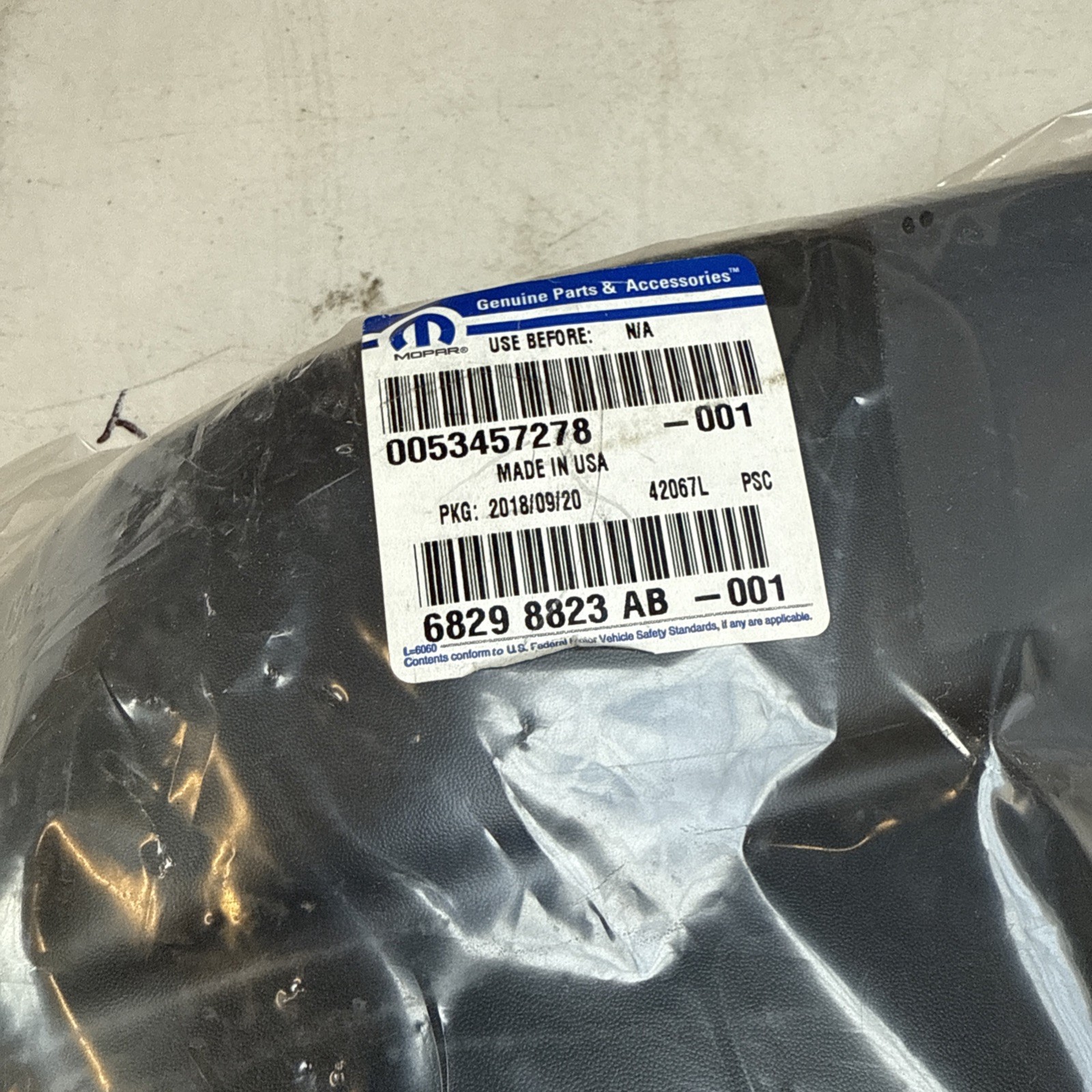 Genuine Mopar Bumper End Cap Left 68298823AC Nos OEM. - Image 3