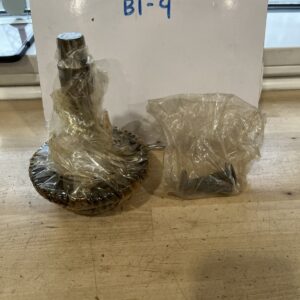 John Deere Camshaft AM109431 w/ Hardware