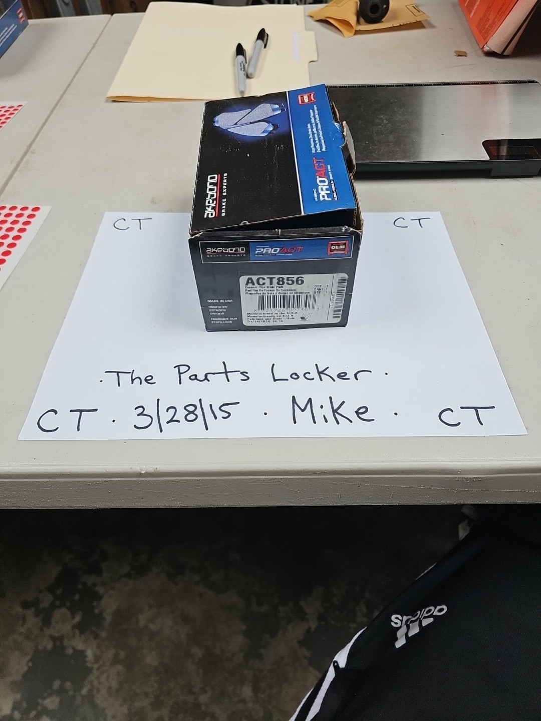 NEW Akebono ACT856 ProACT Ultra Premium Ceramic Disc Brake Pad Set